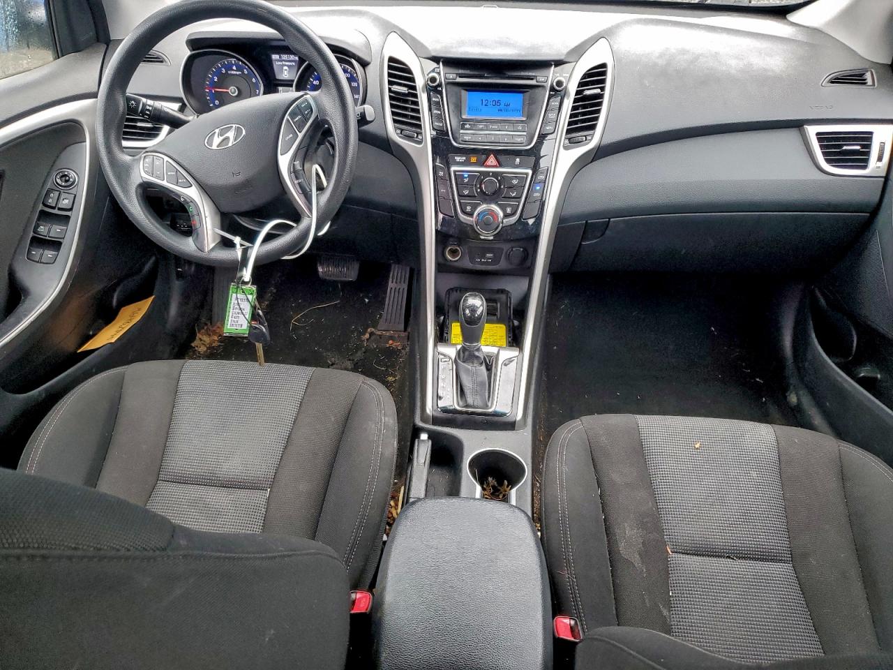 2017 HYUNDAI ELANTRA GT photo 8