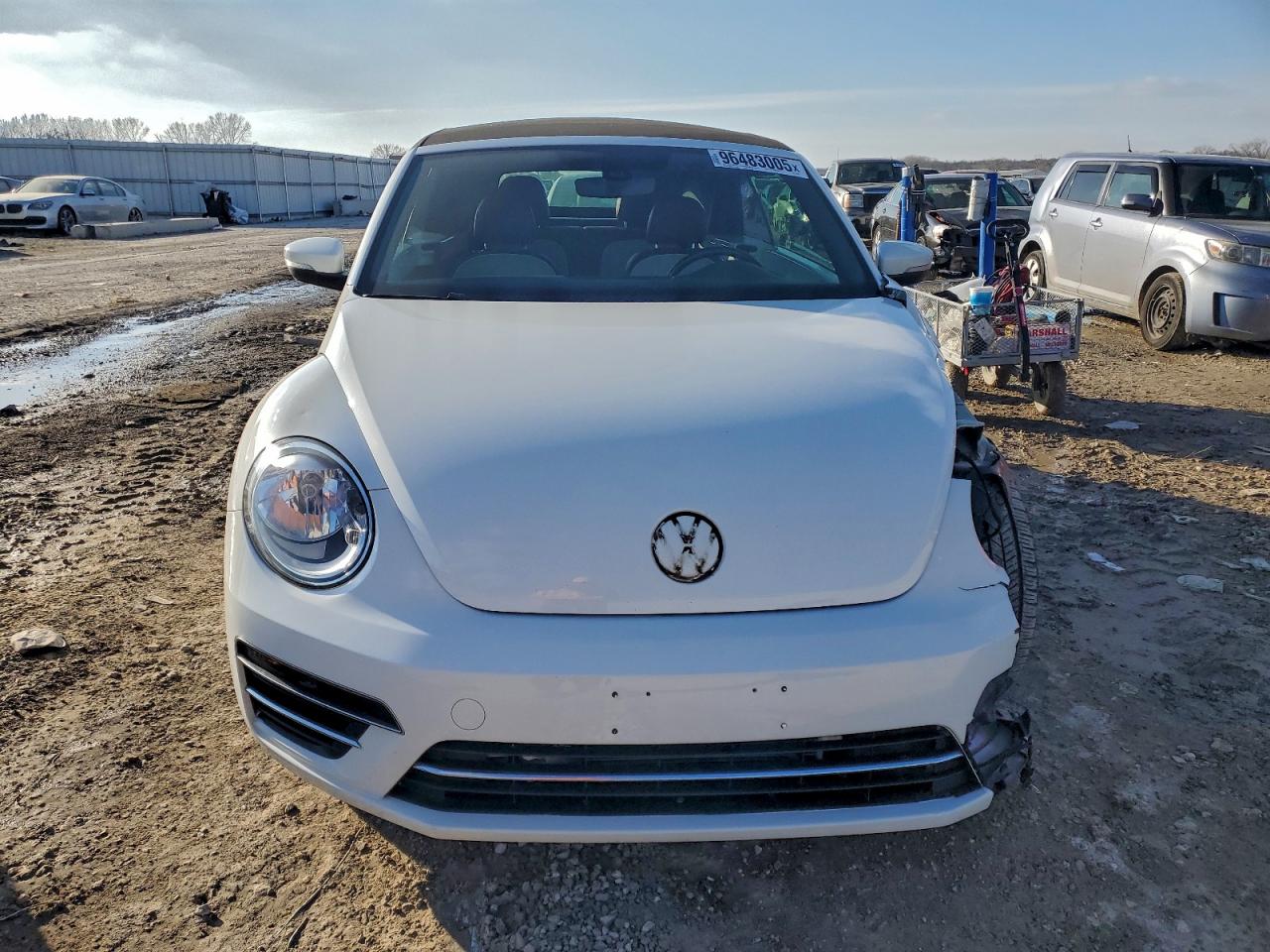 2017 VOLKSWAGEN BEETLE S/SE photo 5