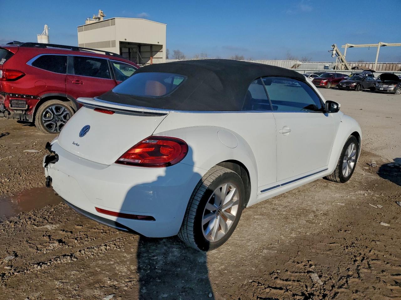2017 VOLKSWAGEN BEETLE S/SE photo 3