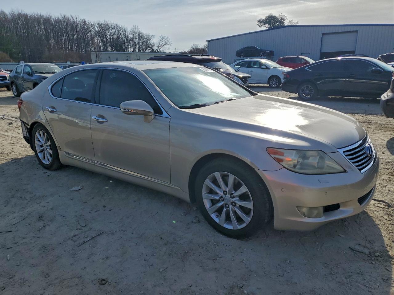 2010 LEXUS LS 460 photo 4