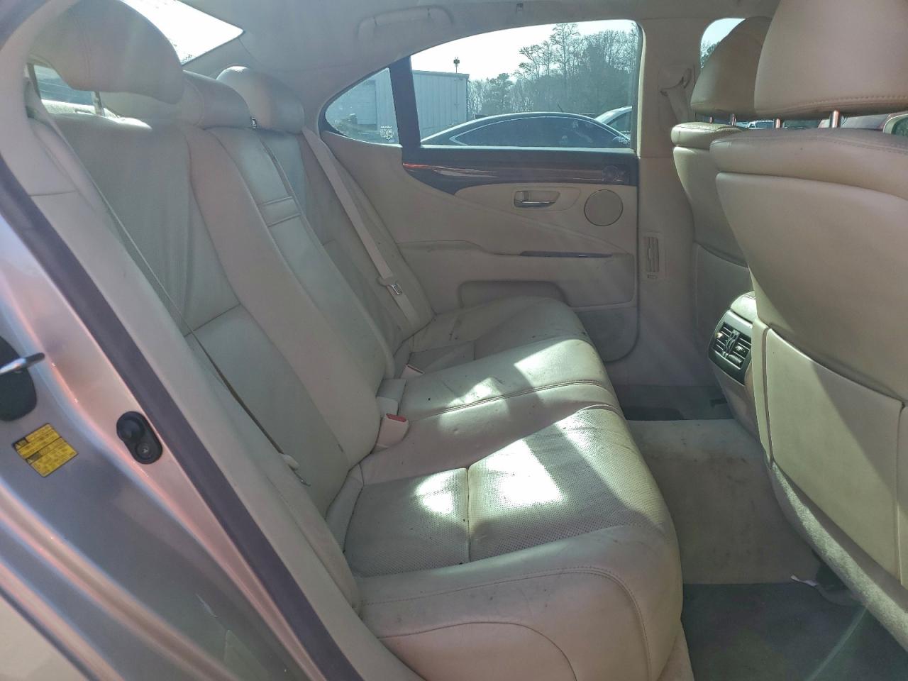 2010 LEXUS LS 460 photo 10