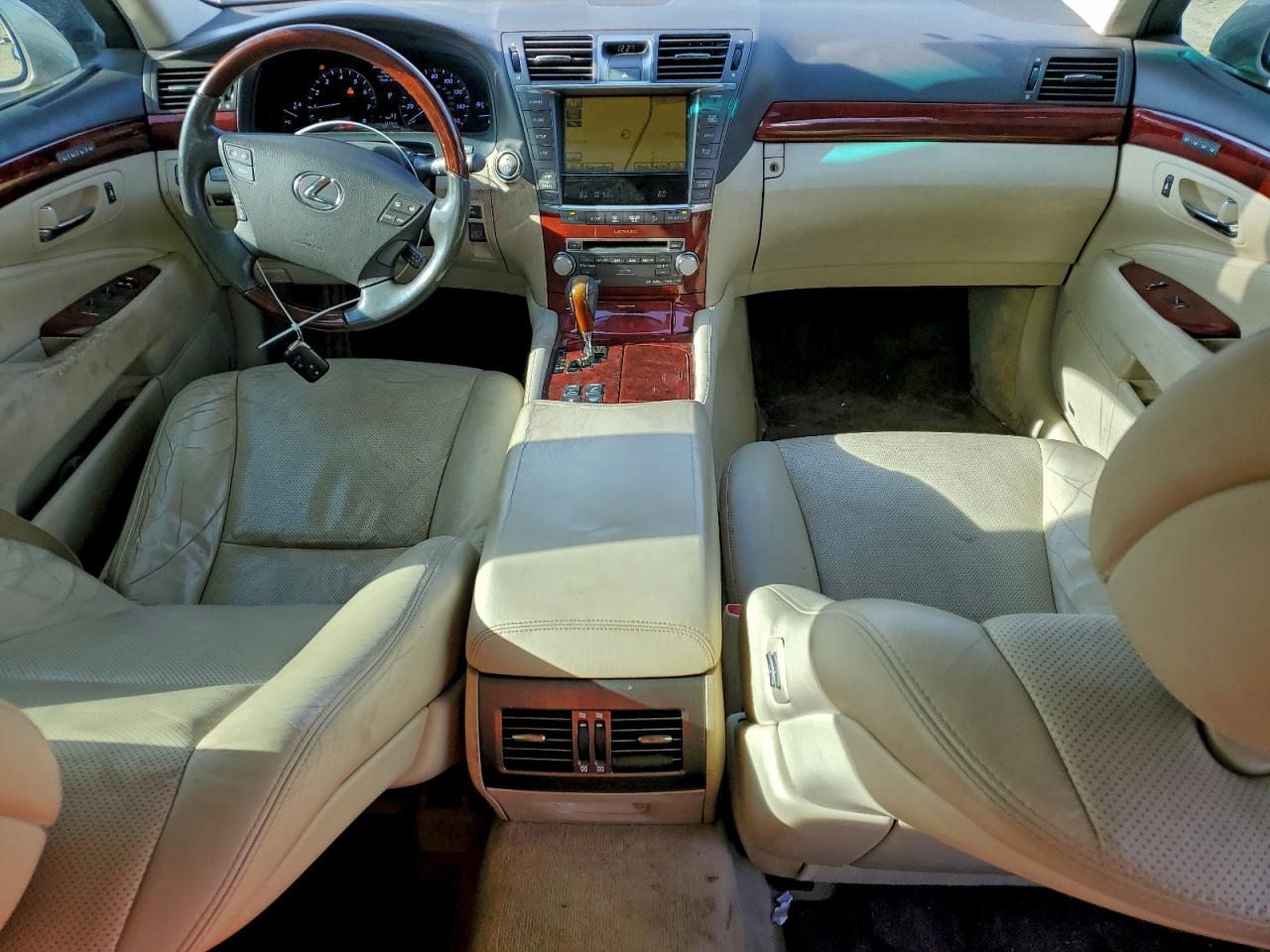 2010 LEXUS LS 460 photo 8