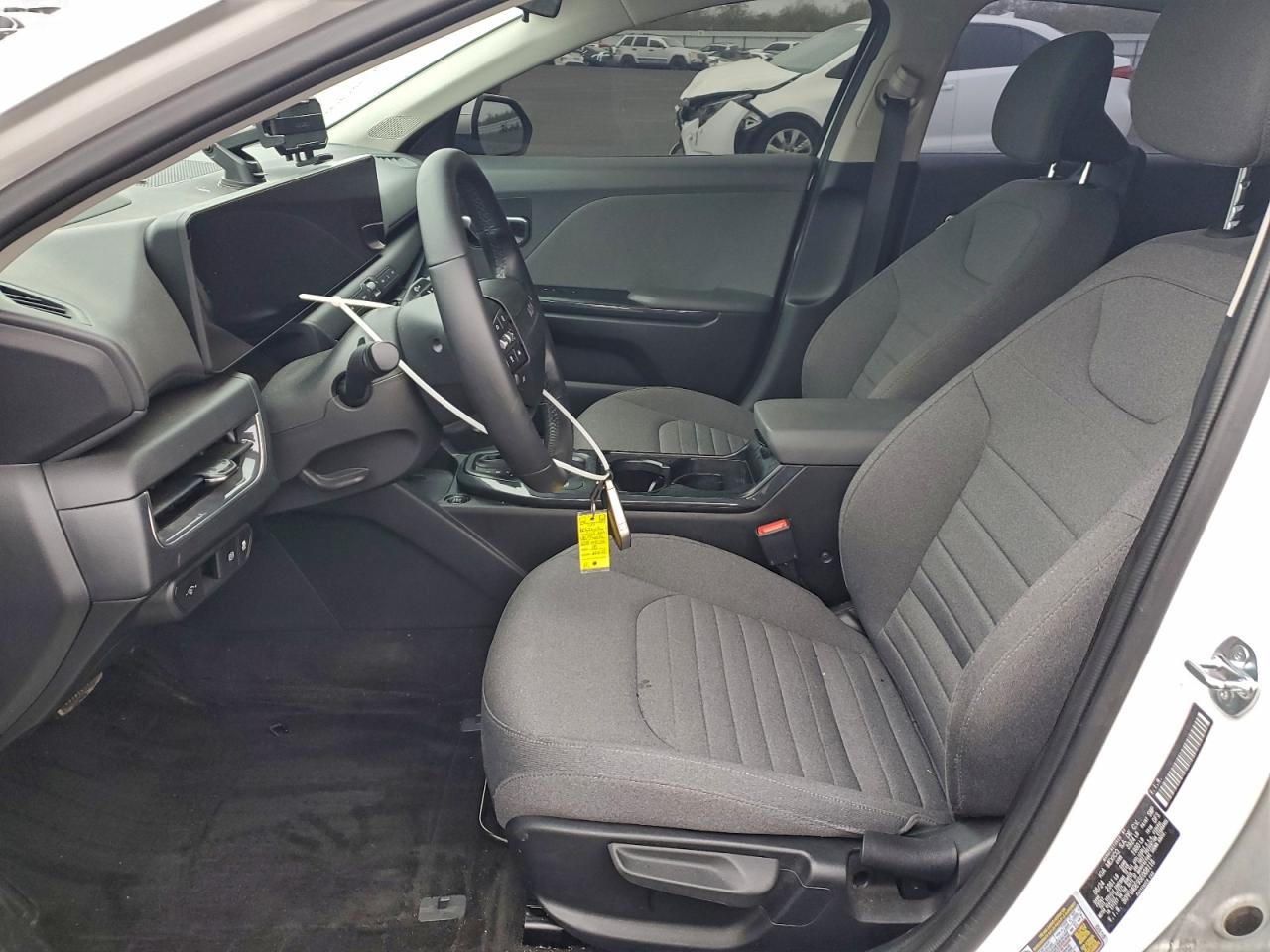 2025 KIA K4 EX photo 7
