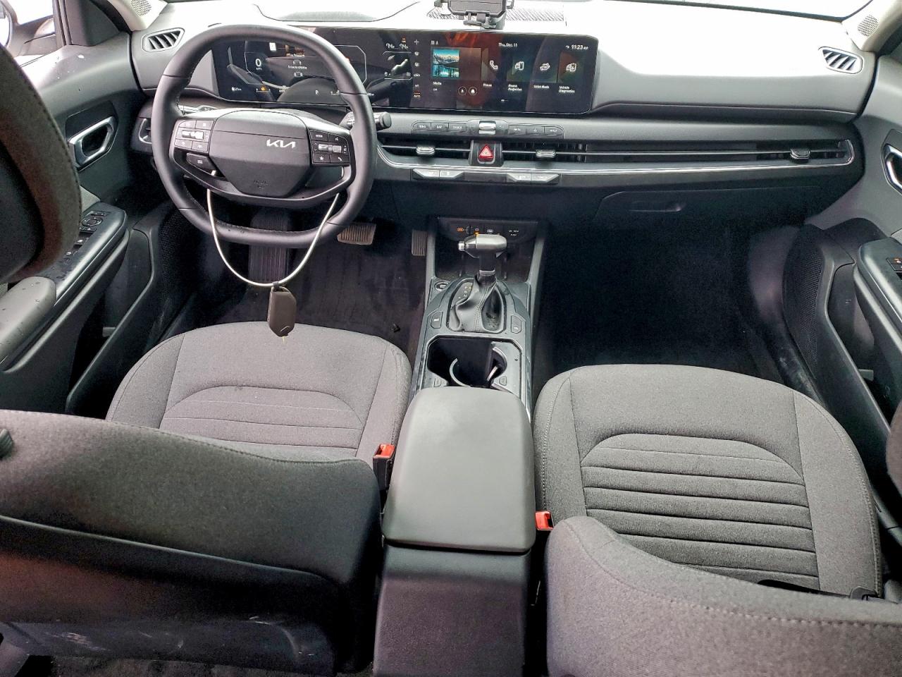 2025 KIA K4 EX photo 8