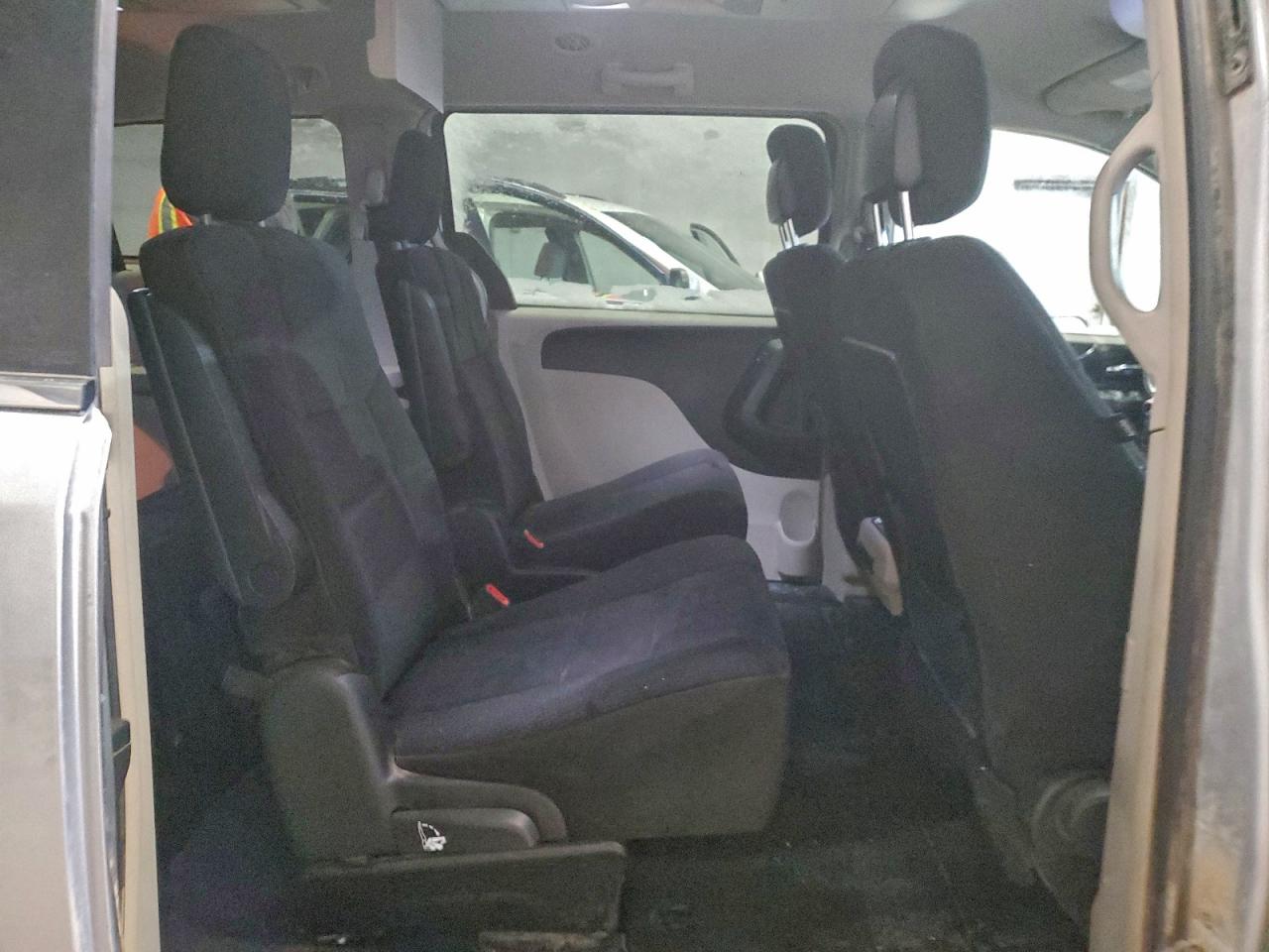 2011 CHRYSLER TOWN & COUNTRY TOURING photo 11