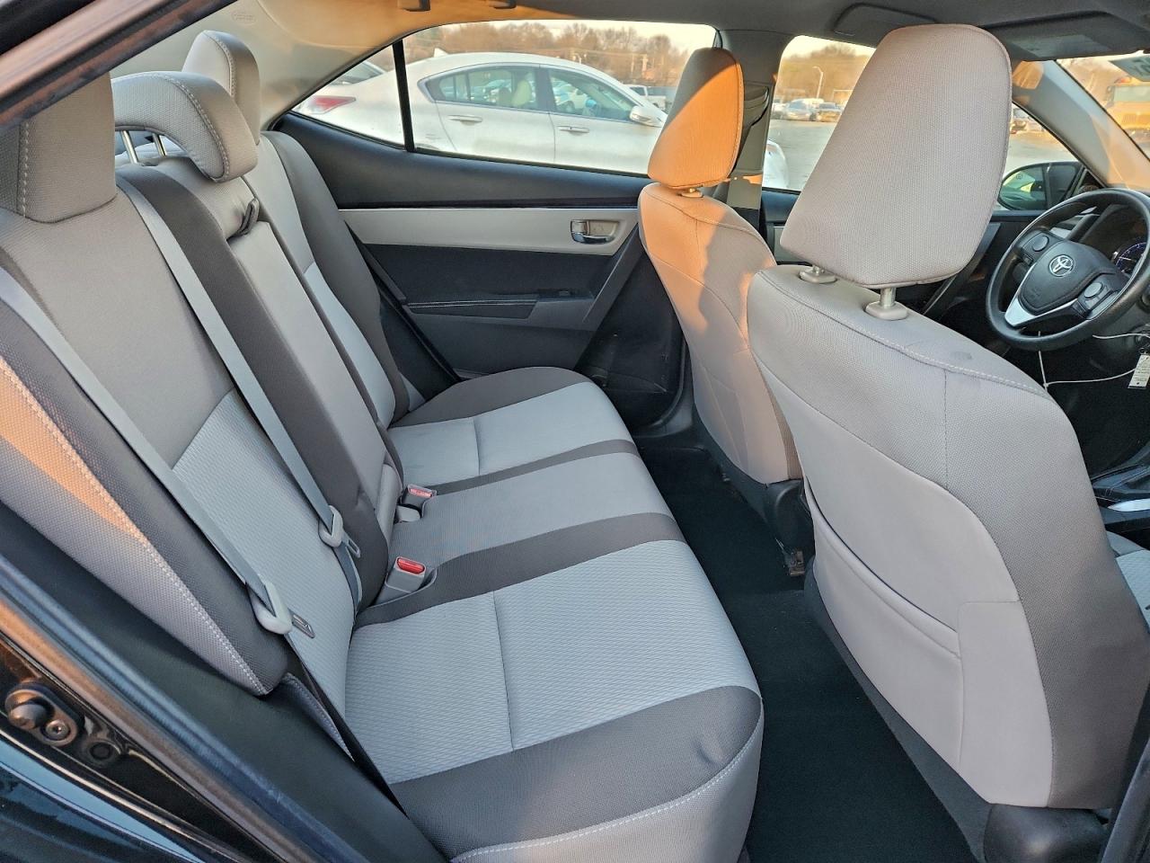 2018 TOYOTA COROLLA L photo 10