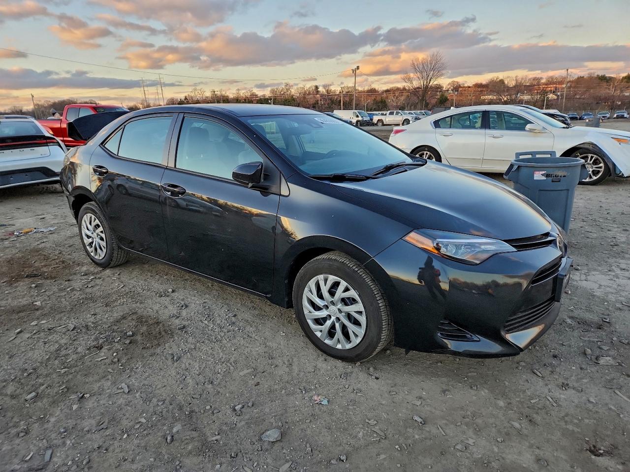 2018 TOYOTA COROLLA L photo 4