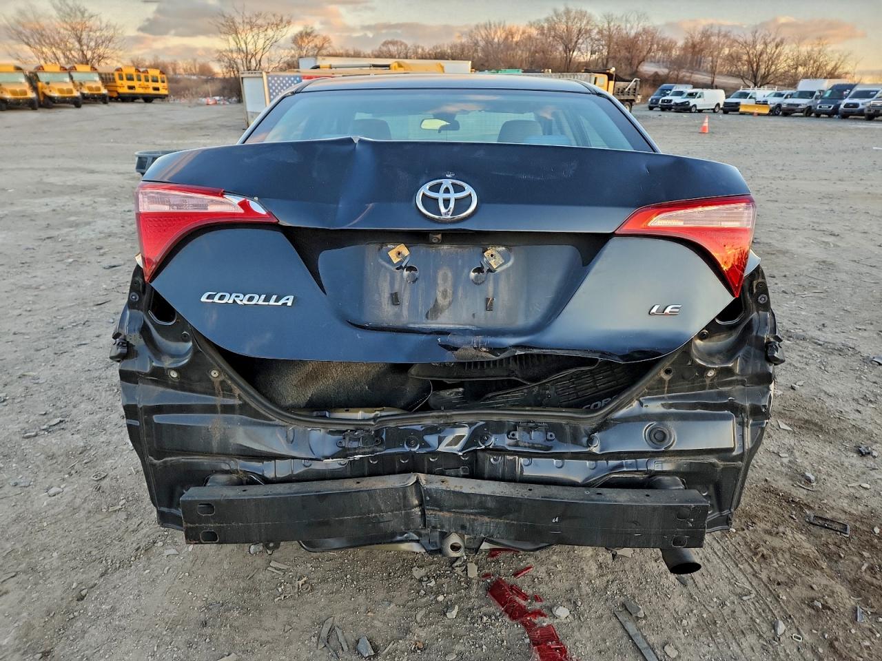 2018 TOYOTA COROLLA L photo 6