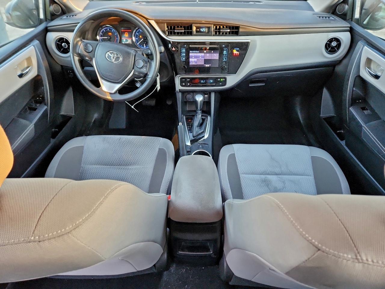 2018 TOYOTA COROLLA L photo 8