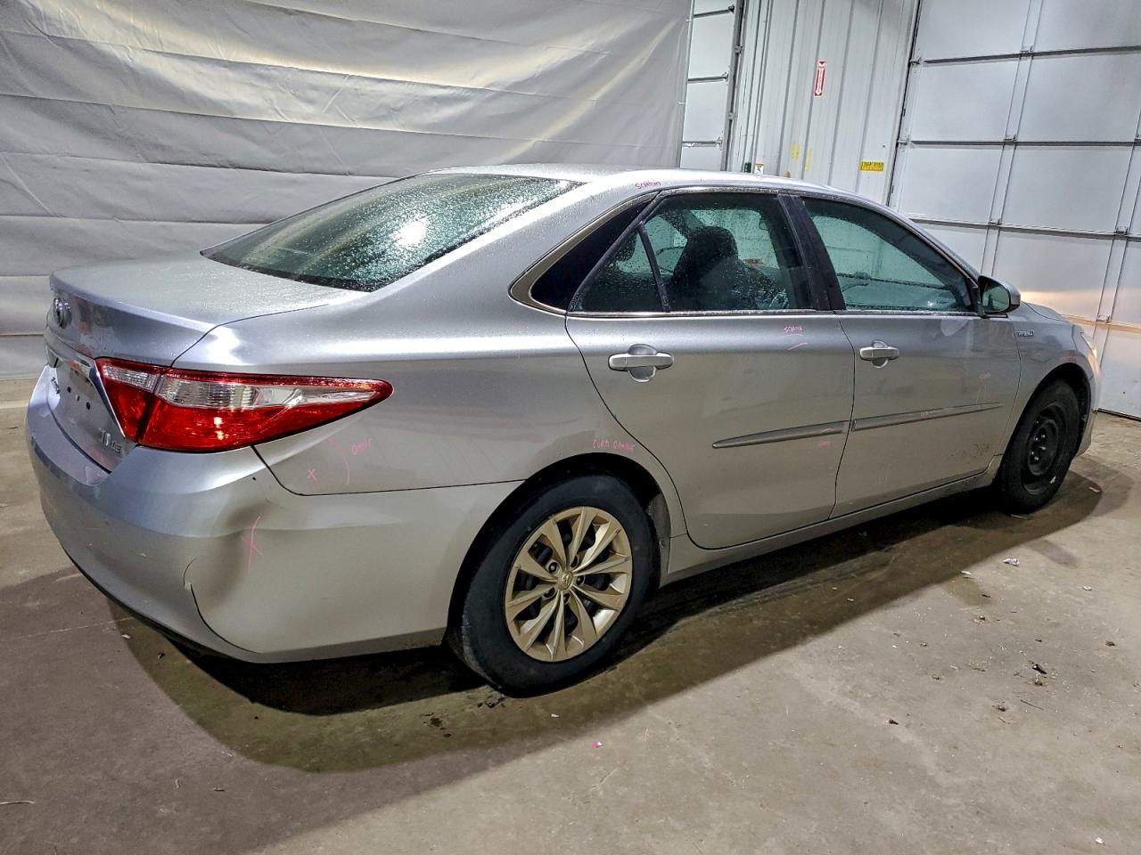 2016 TOYOTA CAMRY HYBRID photo 3