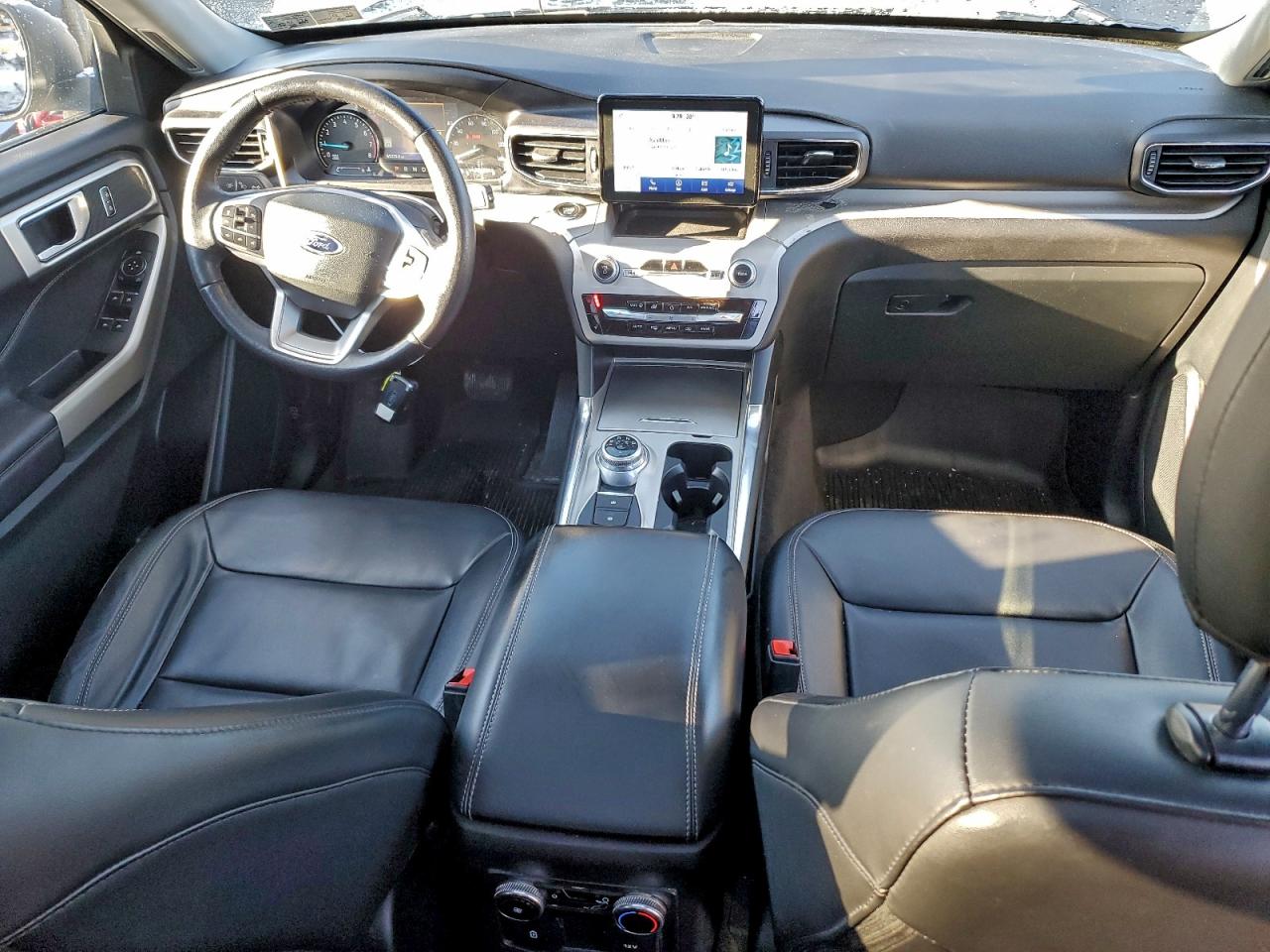 2023 FORD EXPLORER XLT photo 8