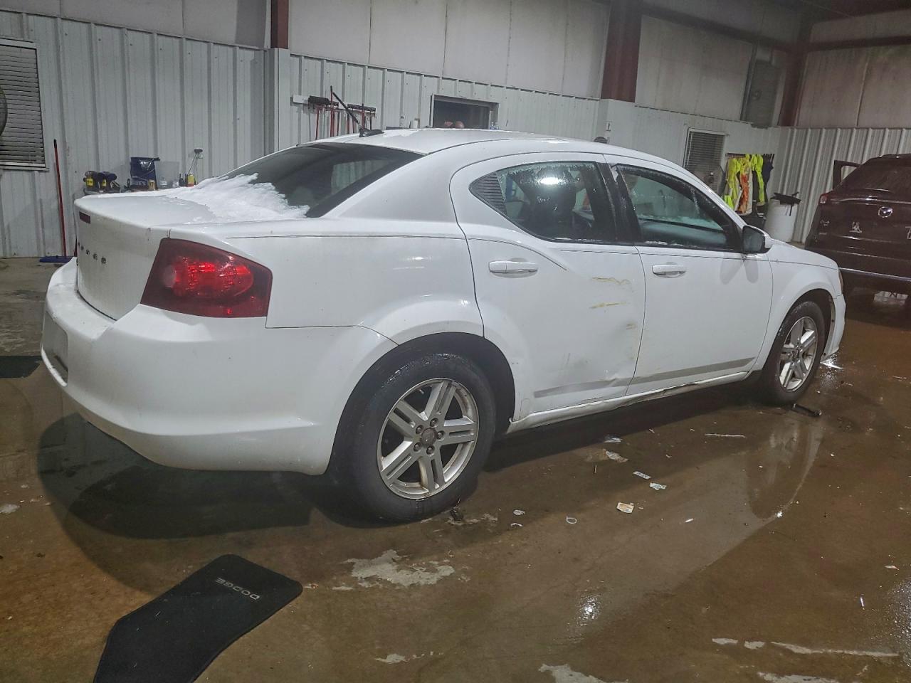 2011 DODGE AVENGER MAINSTREET photo 3
