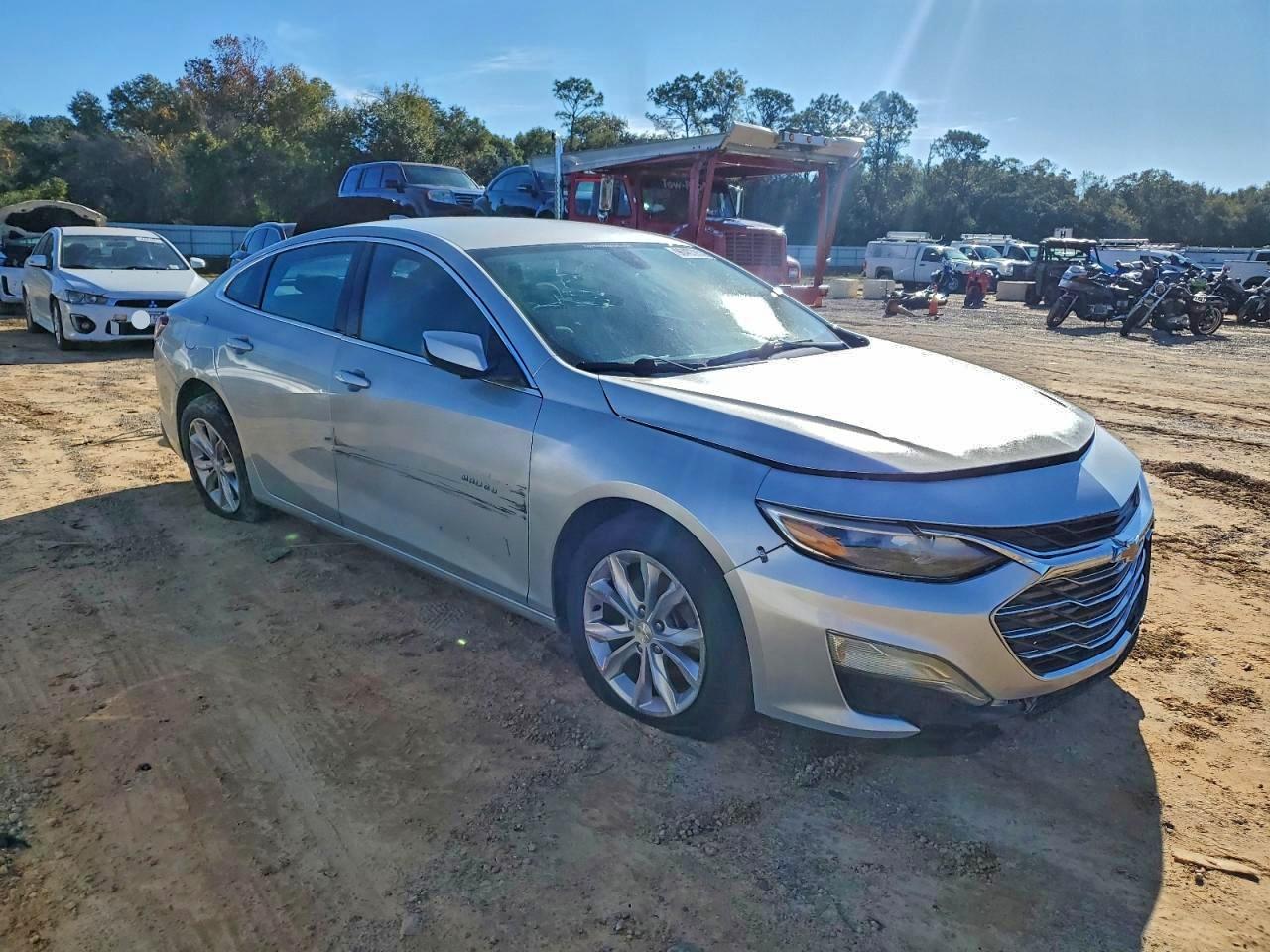 2021 CHEVROLET MALIBU LT photo 4