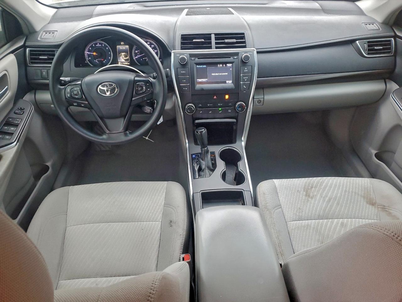 2016 TOYOTA CAMRY LE photo 8
