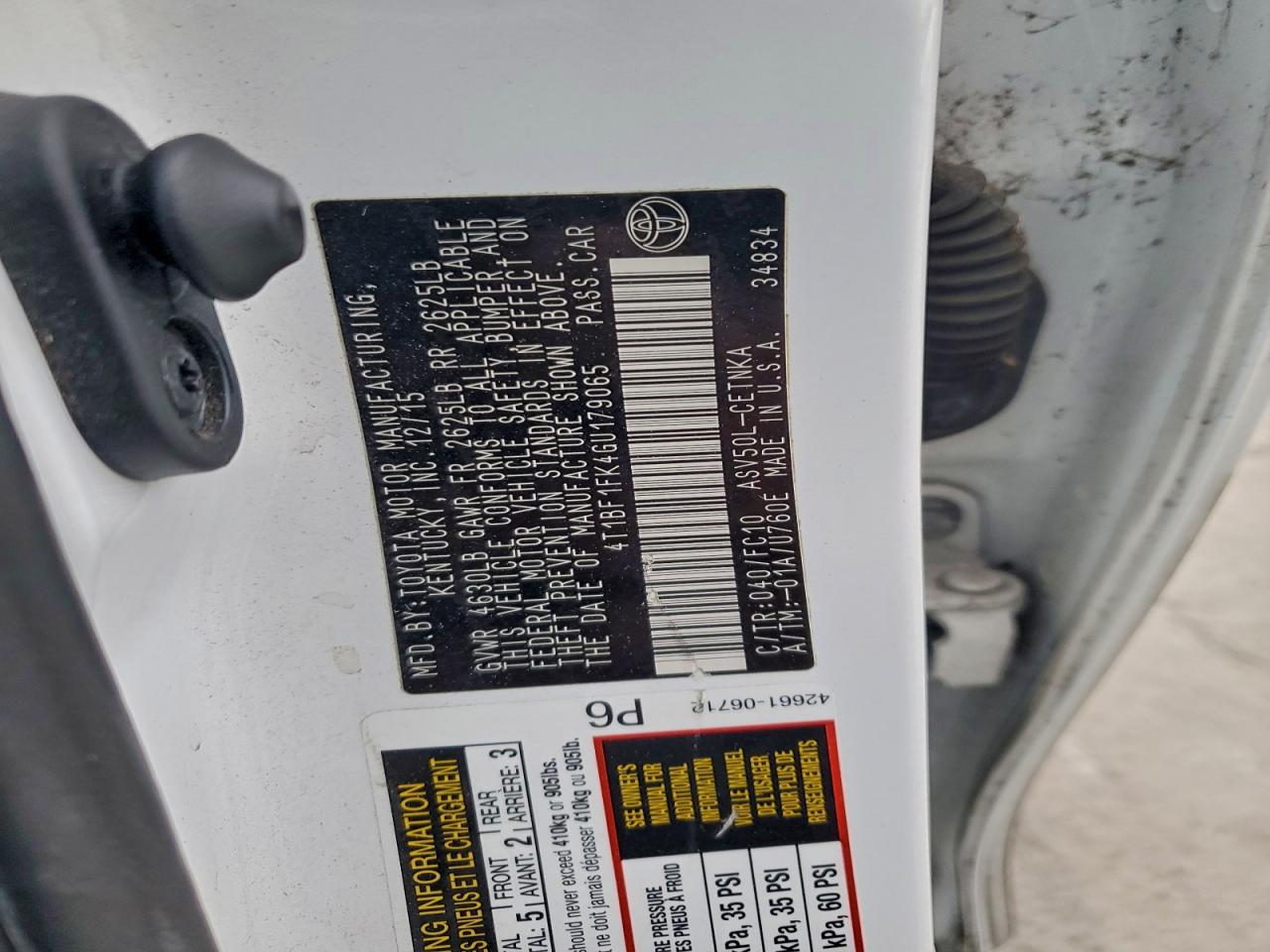 2016 TOYOTA CAMRY LE photo 13