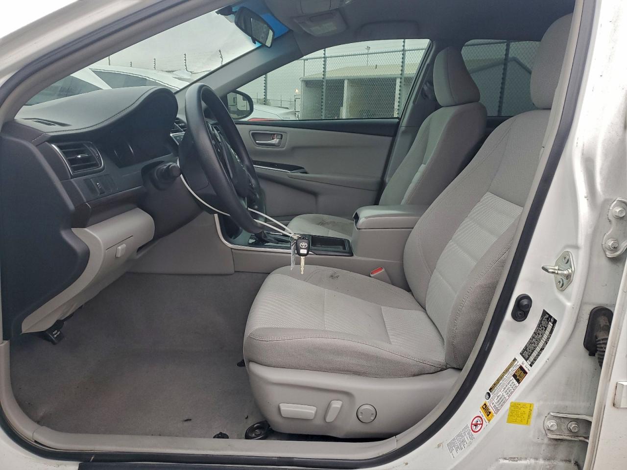 2016 TOYOTA CAMRY LE photo 7