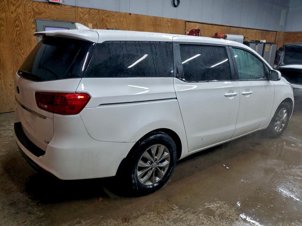 2020 KIA SEDONA LX photo 3