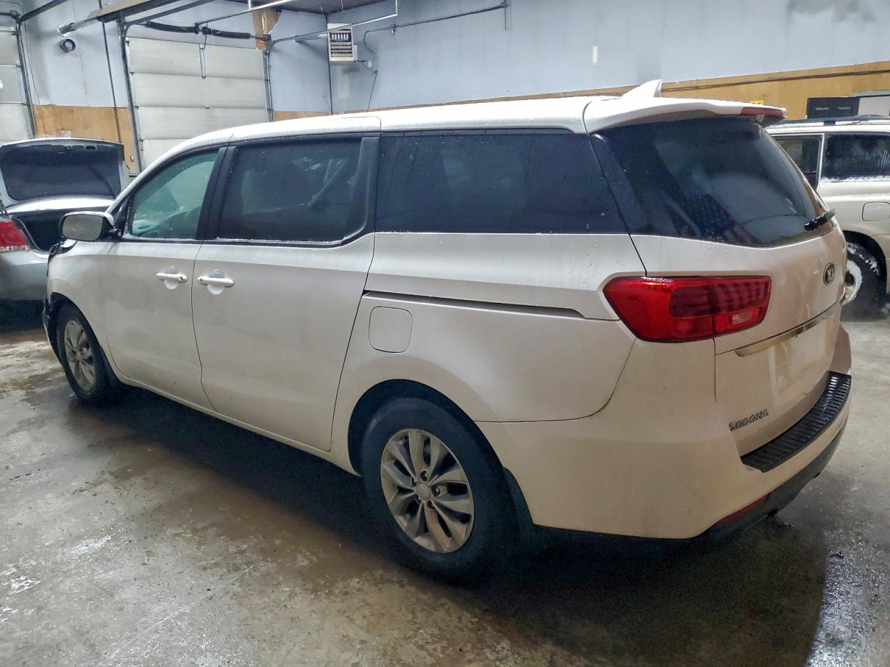 2020 KIA SEDONA LX photo 2