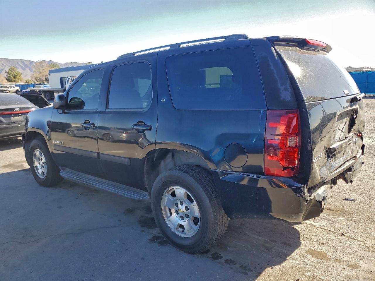 2007 CHEVROLET TAHOE C1500 photo 2