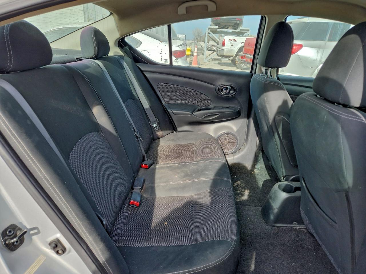 2018 NISSAN VERSA S photo 10