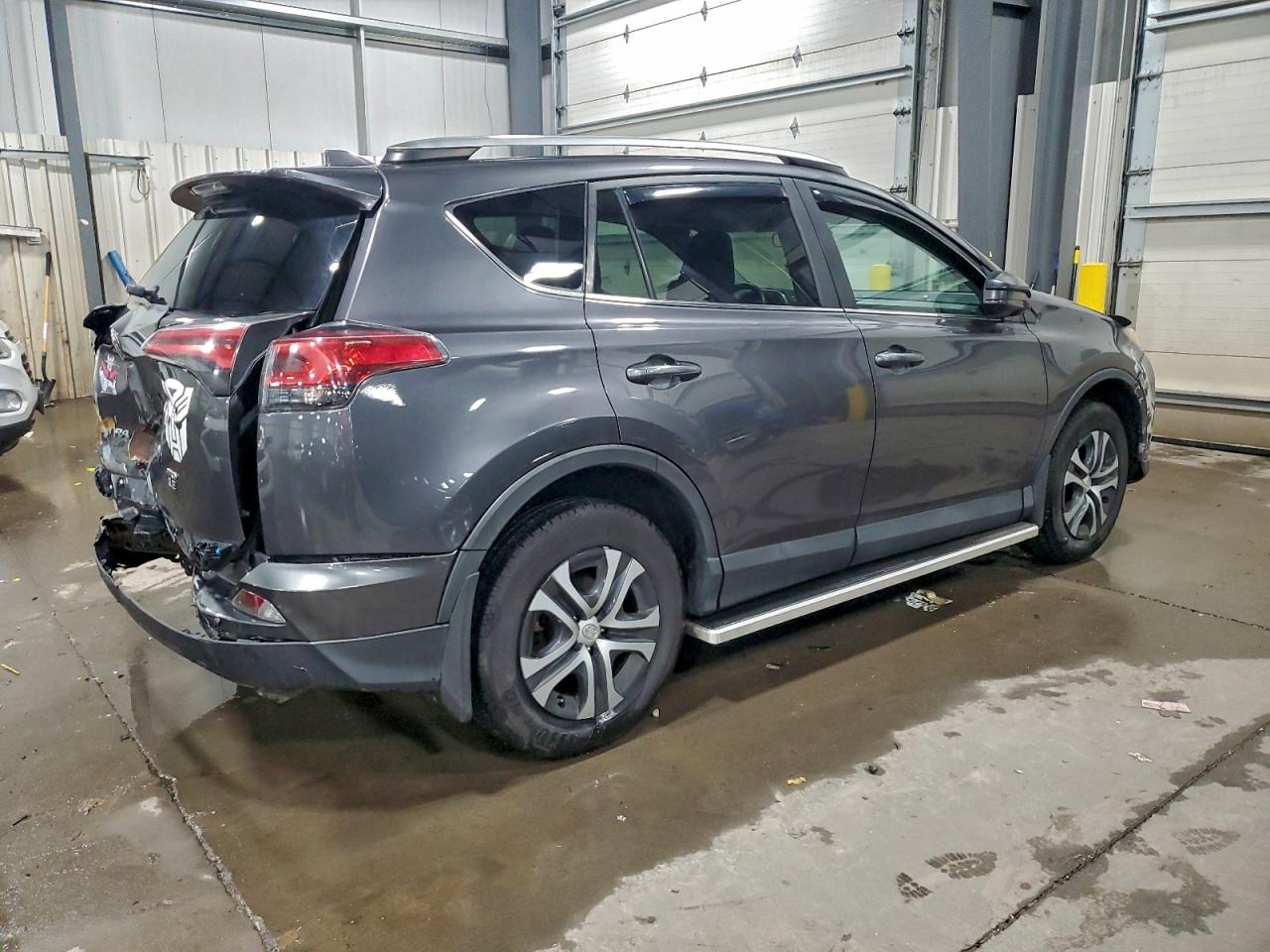 2017 TOYOTA RAV4 LE photo 3