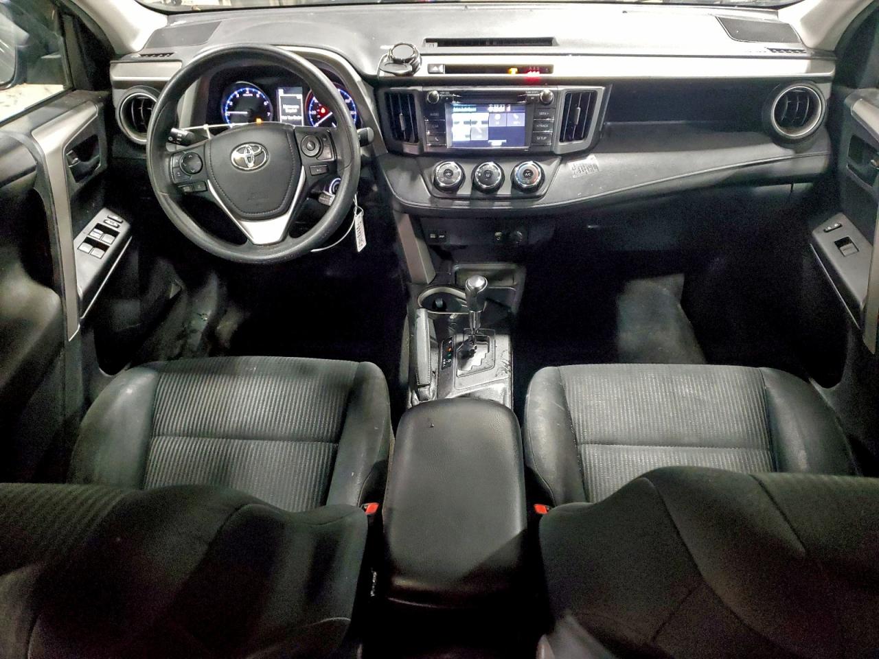 2017 TOYOTA RAV4 LE photo 8