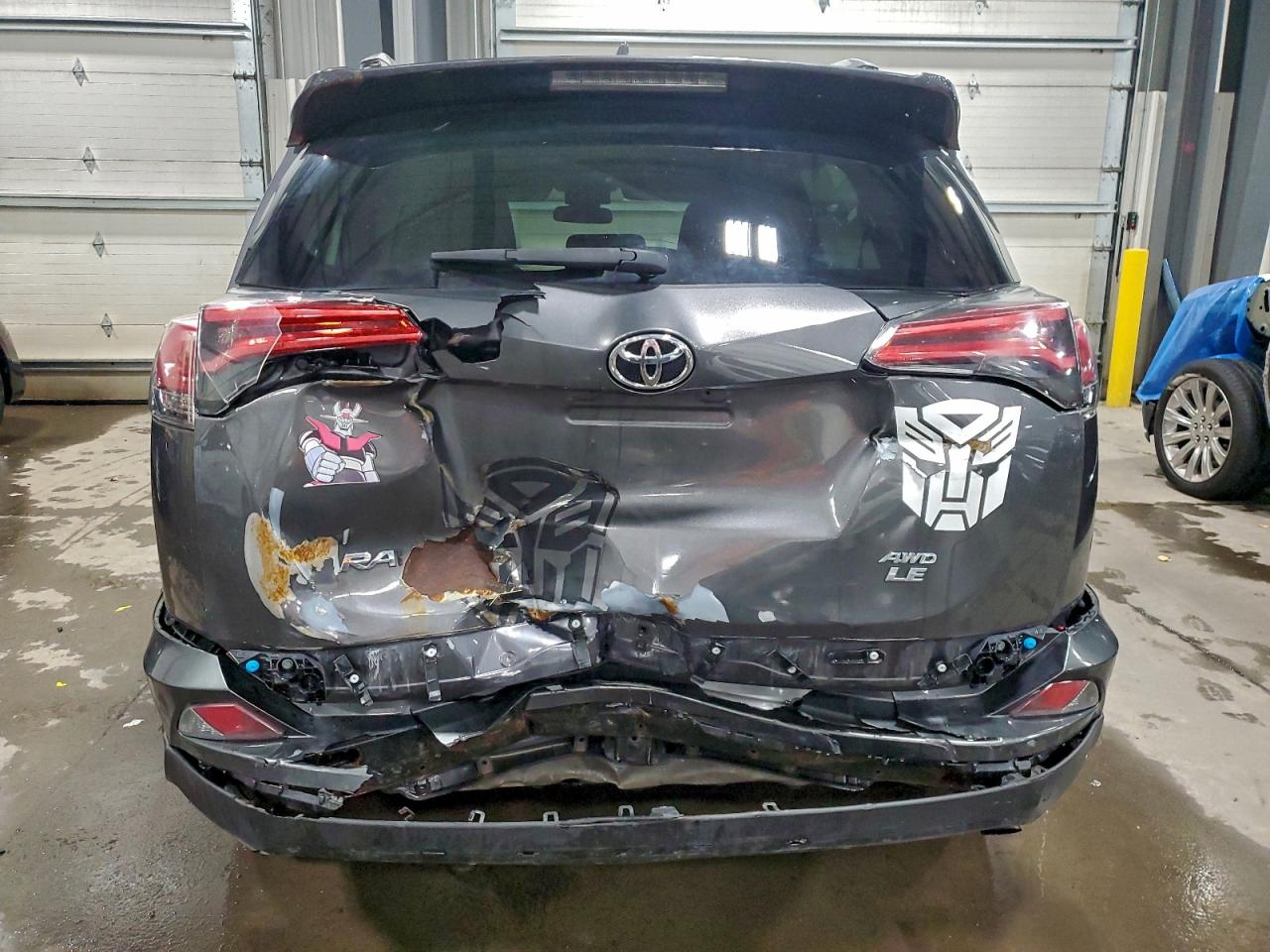 2017 TOYOTA RAV4 LE photo 6
