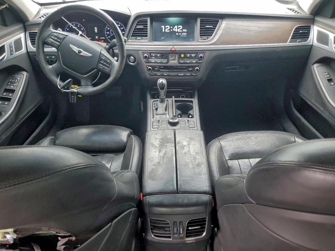 2015 HYUNDAI GENESIS 3.8L photo 8