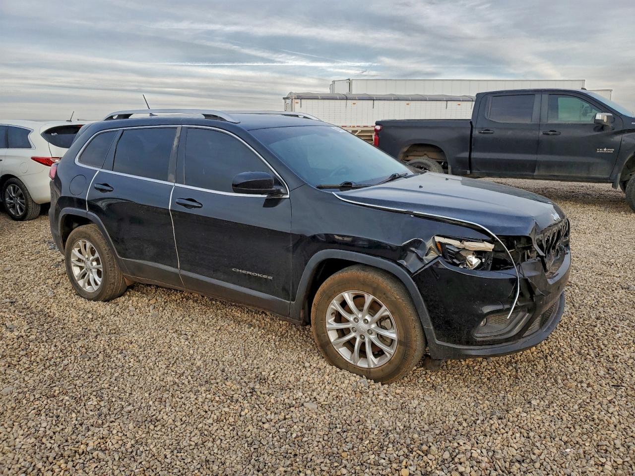 2019 JEEP CHEROKEE LATITUDE photo 4