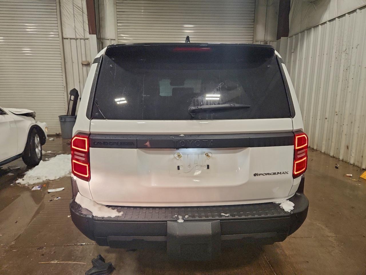 2024 TOYOTA LAND CRUISER BASE photo 6