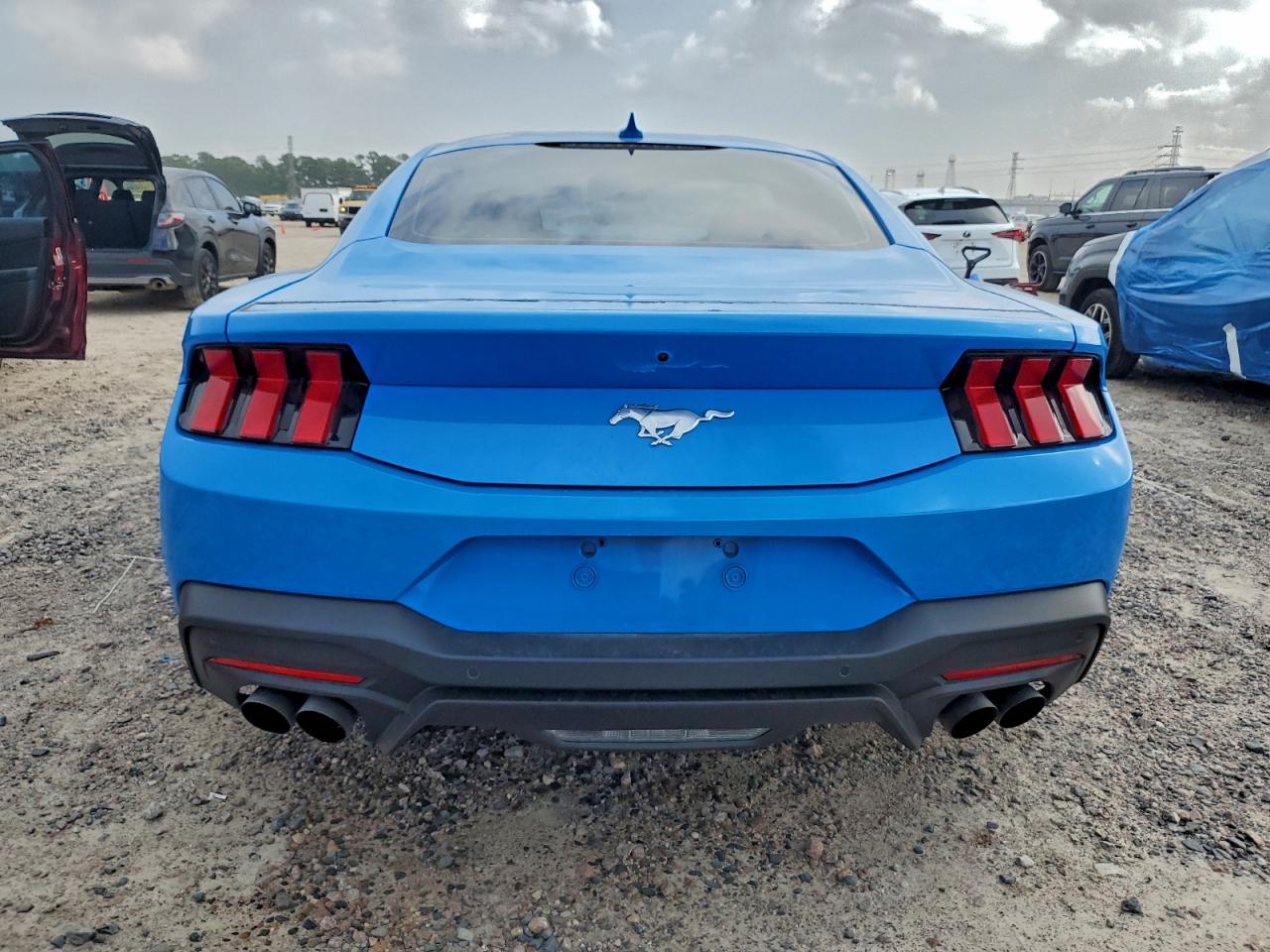 2024 FORD MUSTANG photo 6