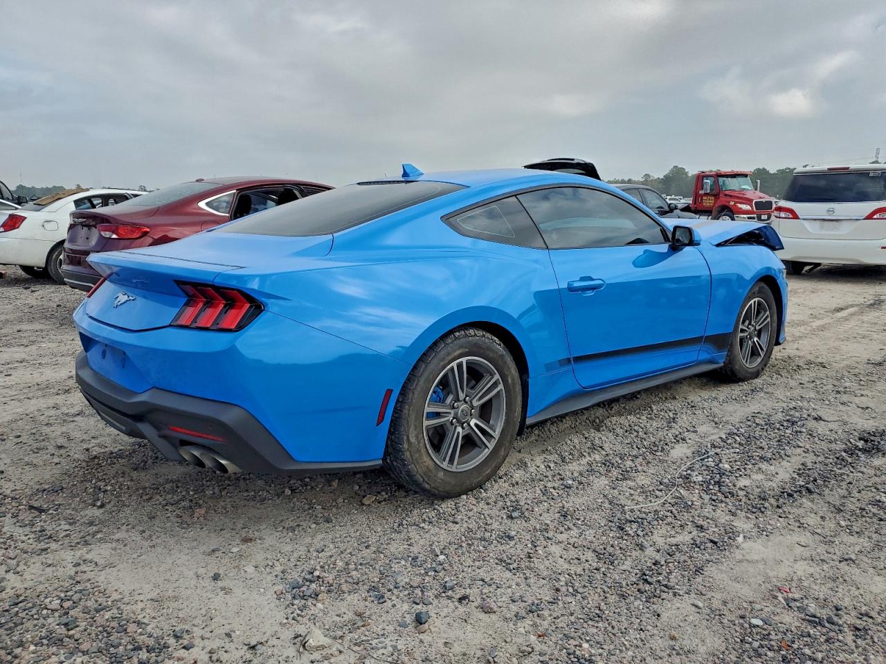 2024 FORD MUSTANG photo 3