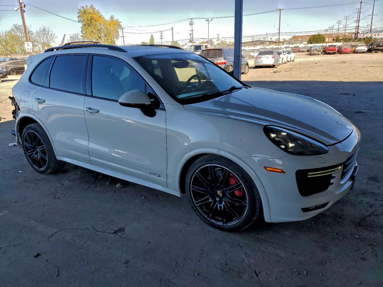 2016 PORSCHE CAYENNE GTS photo 4
