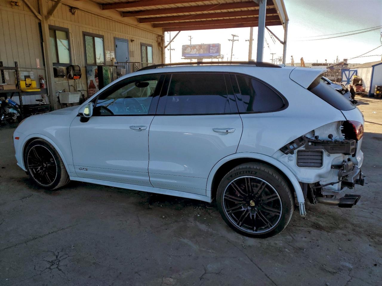 2016 PORSCHE CAYENNE GTS photo 2