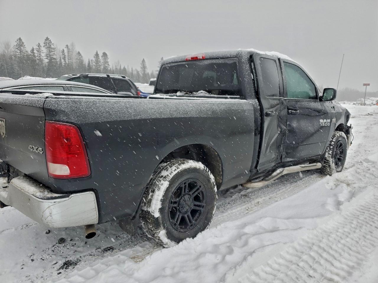 2016 RAM 1500 ST photo 3