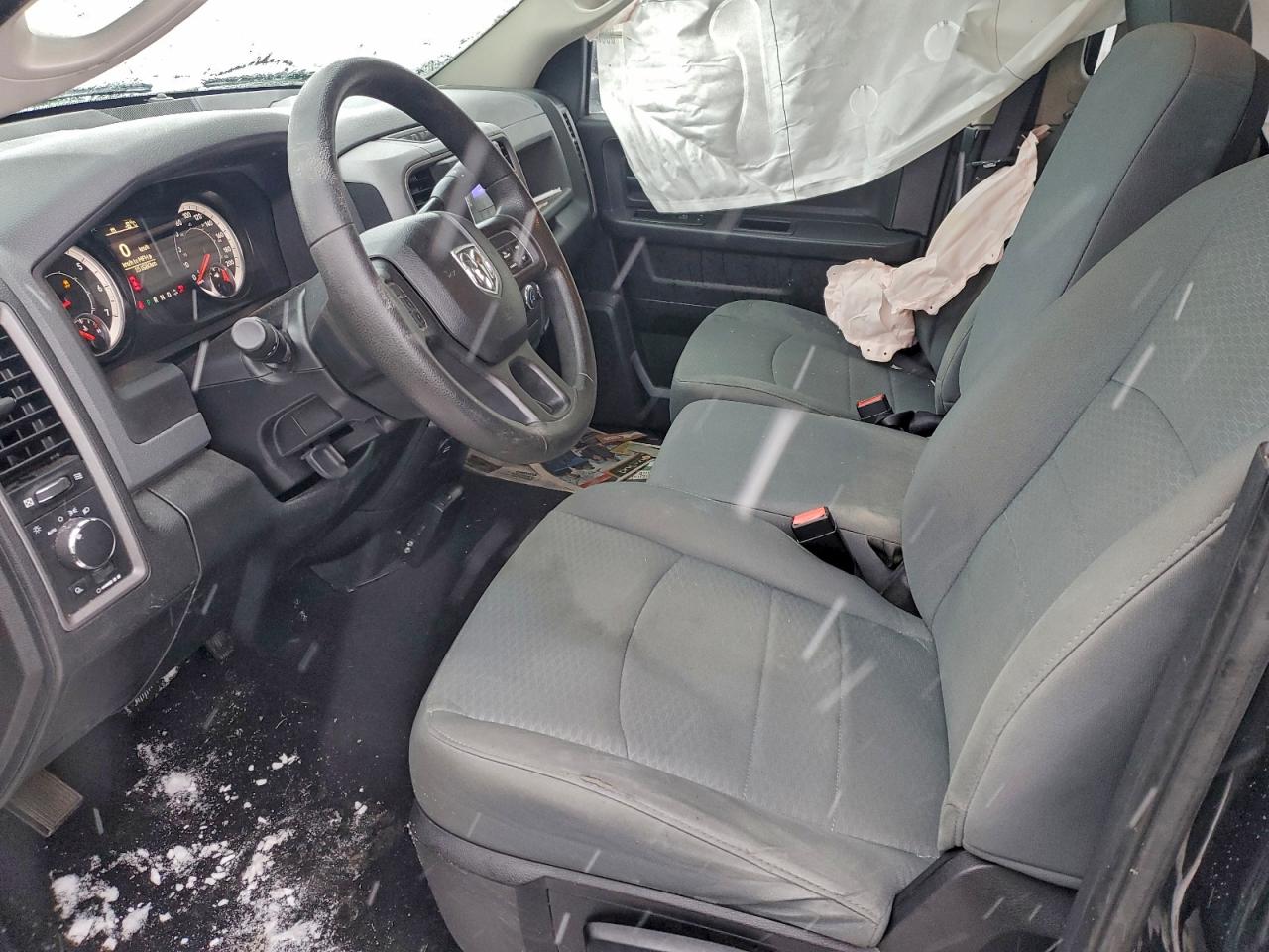 2016 RAM 1500 ST photo 7
