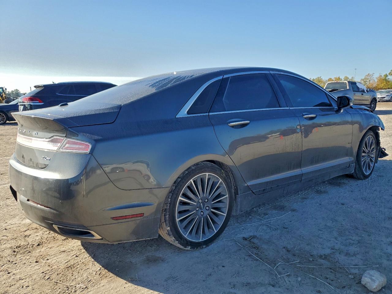2016 LINCOLN MKZ HYBRID photo 3