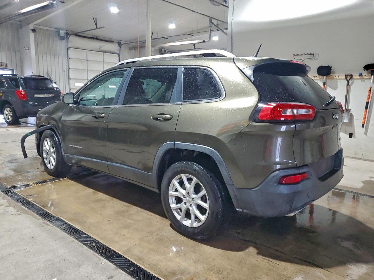 2015 JEEP CHEROKEE LATITUDE photo 2