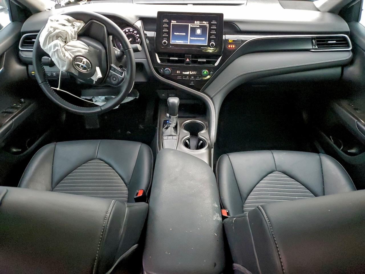 2022 TOYOTA CAMRY SE photo 8