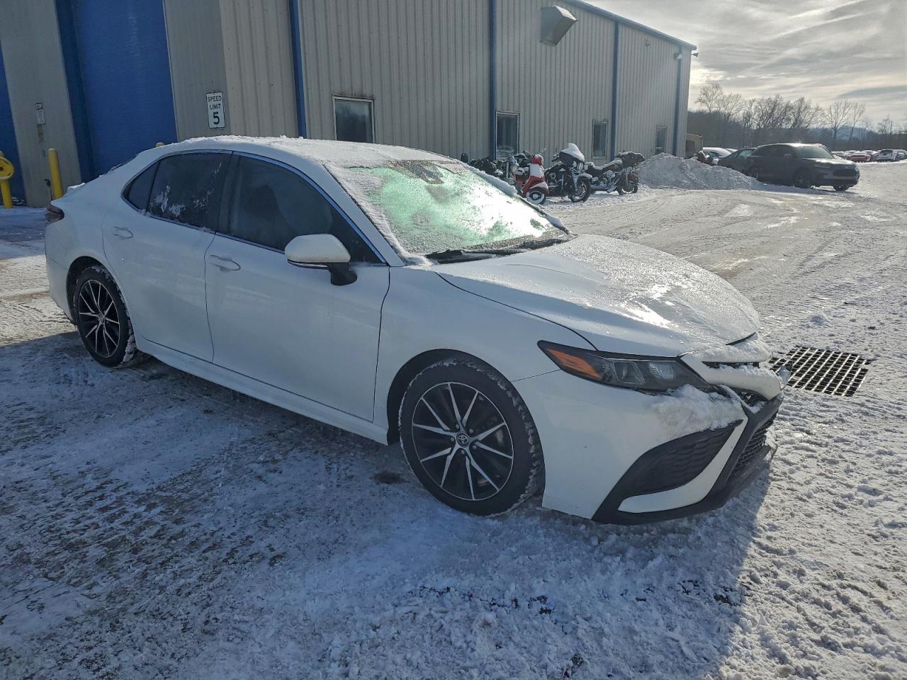 2022 TOYOTA CAMRY SE photo 4