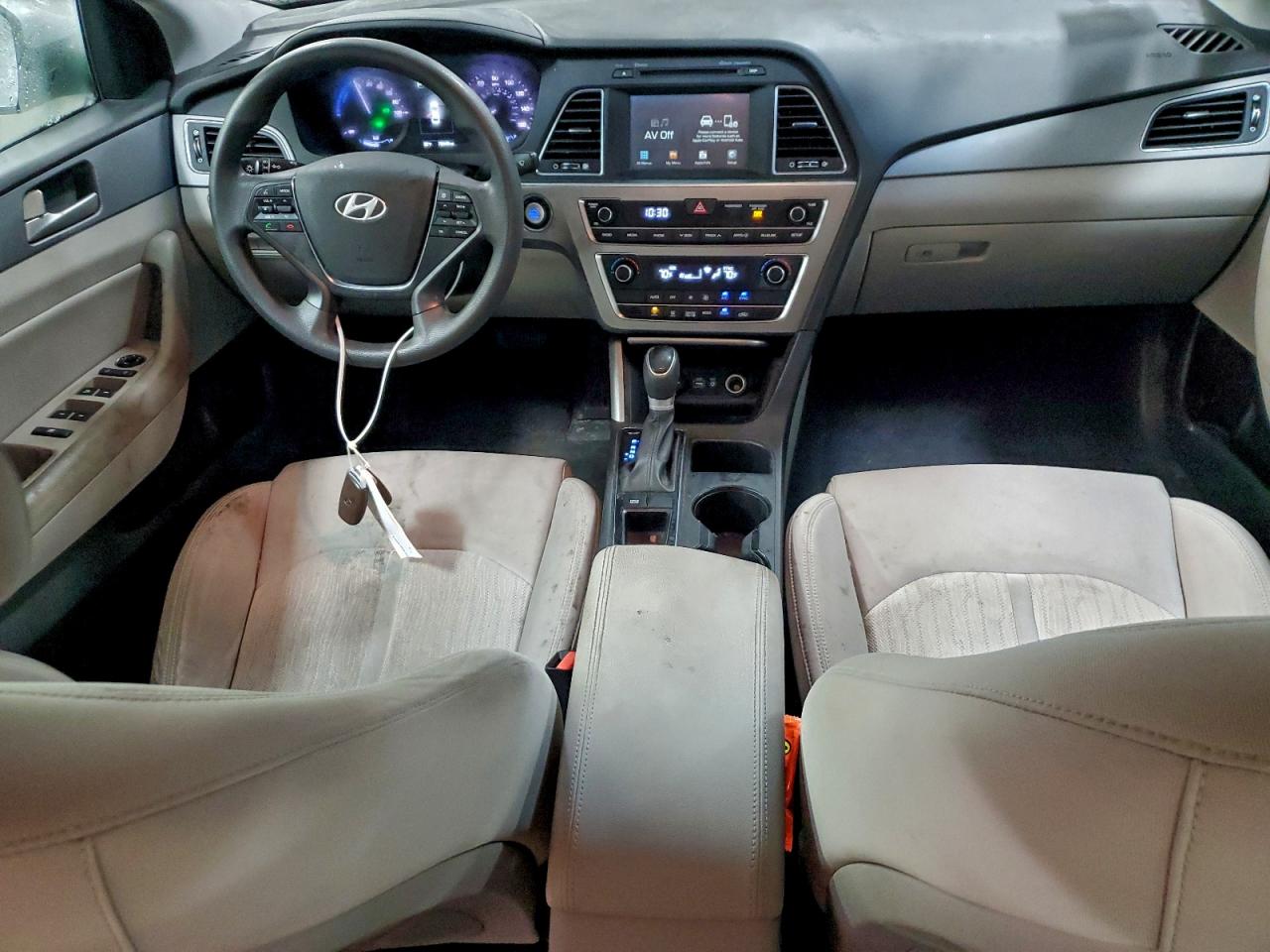 2017 HYUNDAI SONATA HYBRID photo 8