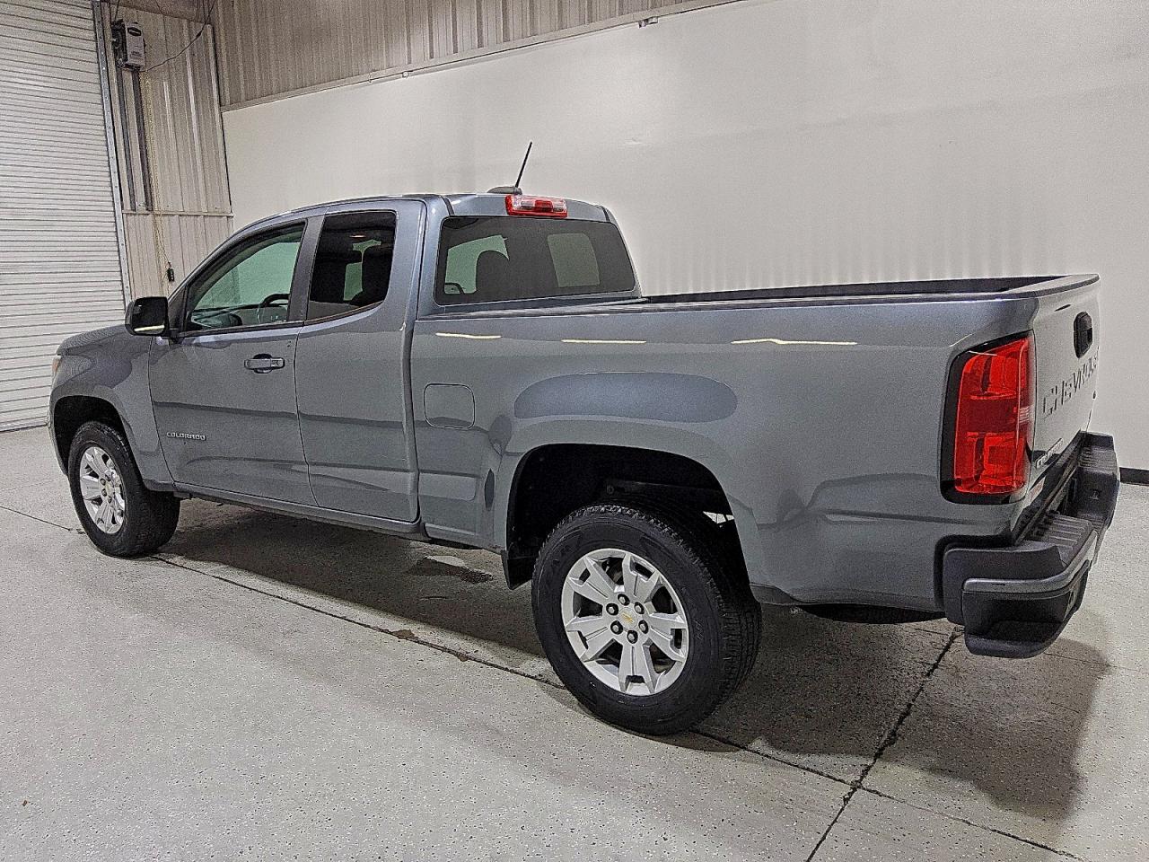 2022 CHEVROLET COLORADO LT photo 2