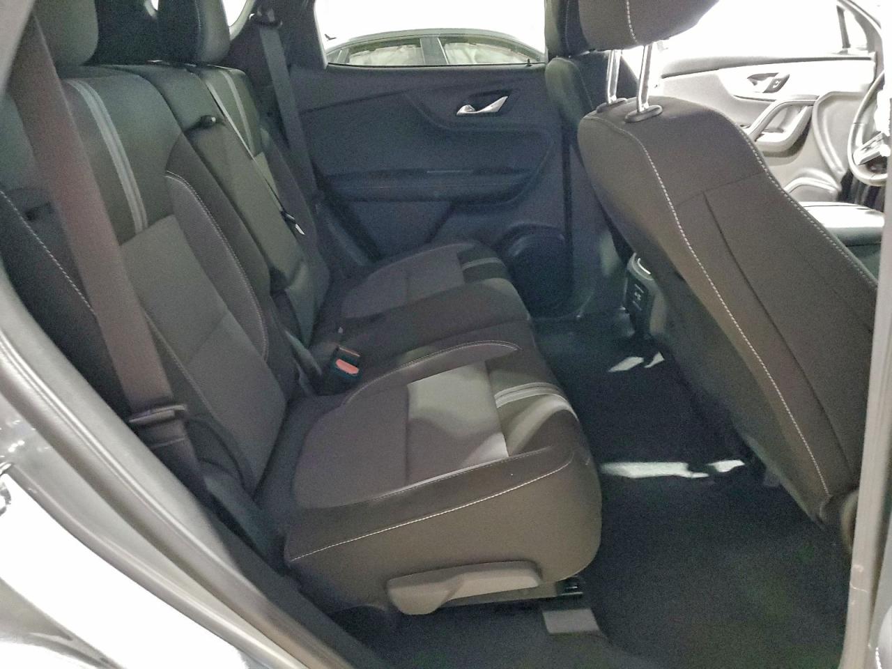 2025 CHEVROLET BLAZER 2LT photo 11