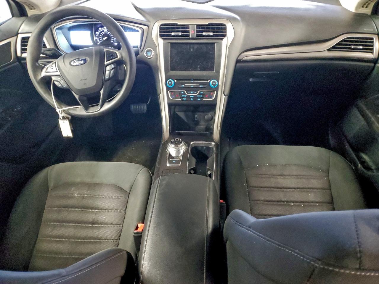 2017 FORD FUSION SE photo 8