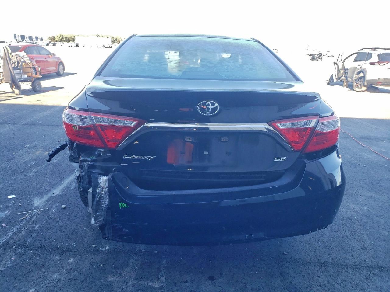 2016 TOYOTA CAMRY LE photo 6