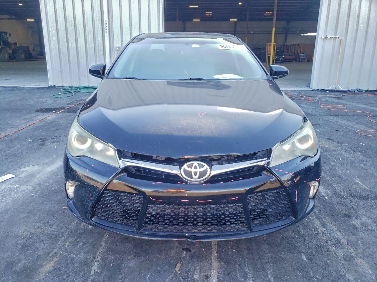 2016 TOYOTA CAMRY LE photo 5