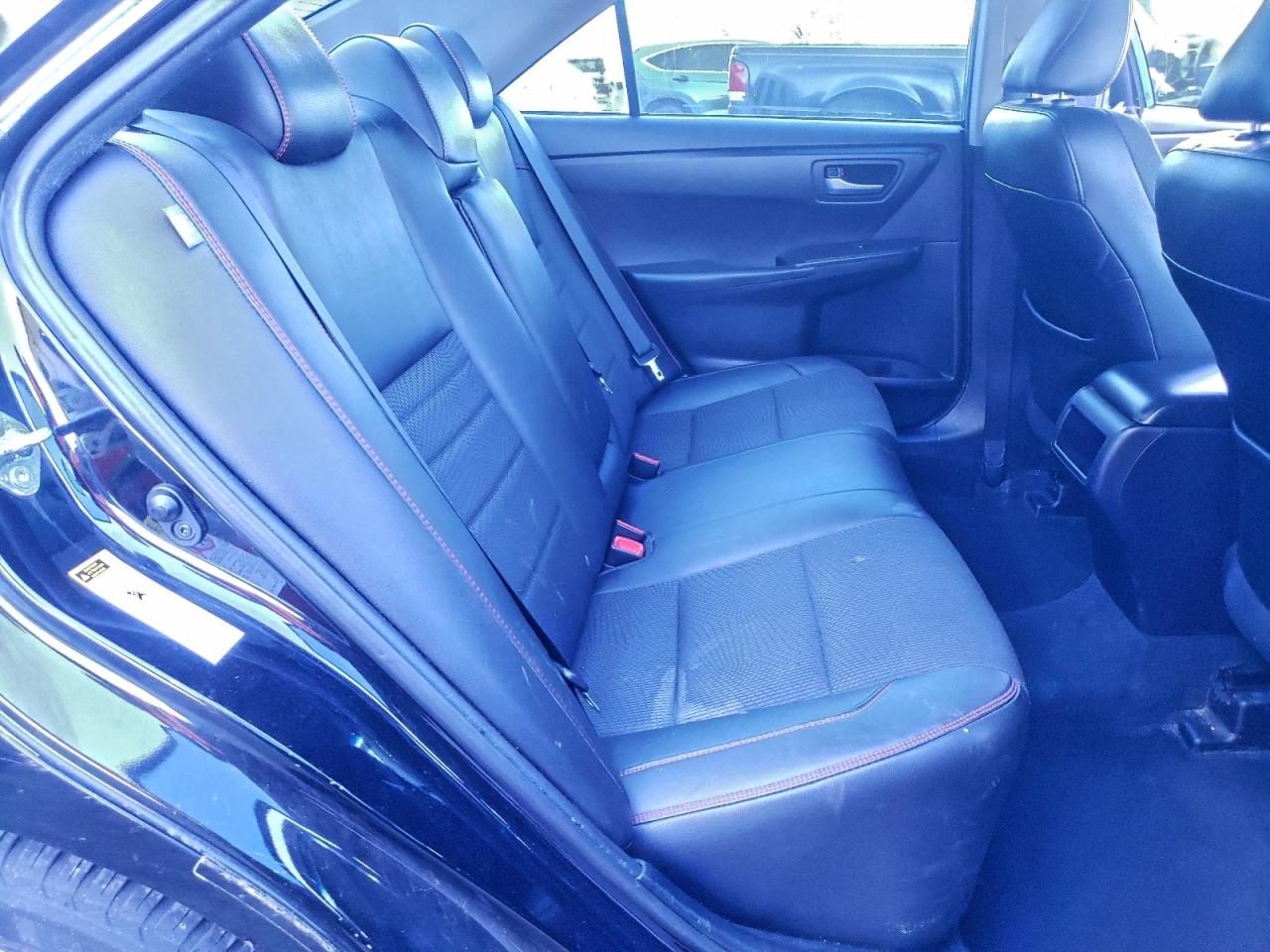 2016 TOYOTA CAMRY LE photo 10