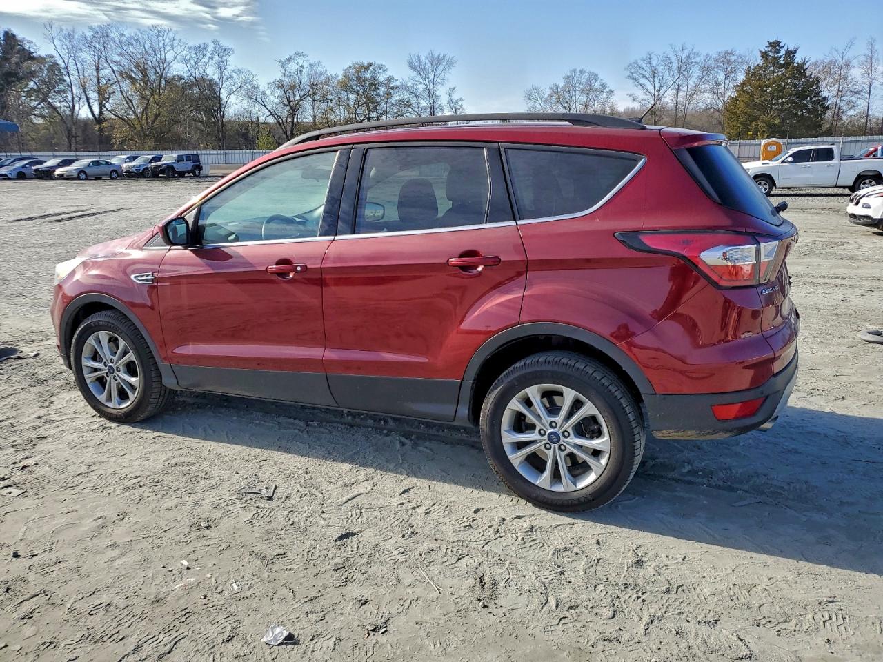 2017 FORD ESCAPE SE photo 2