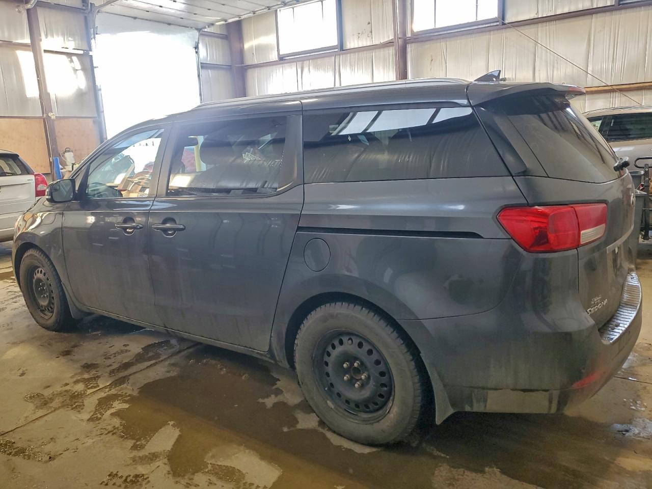2017 KIA SEDONA LX photo 2