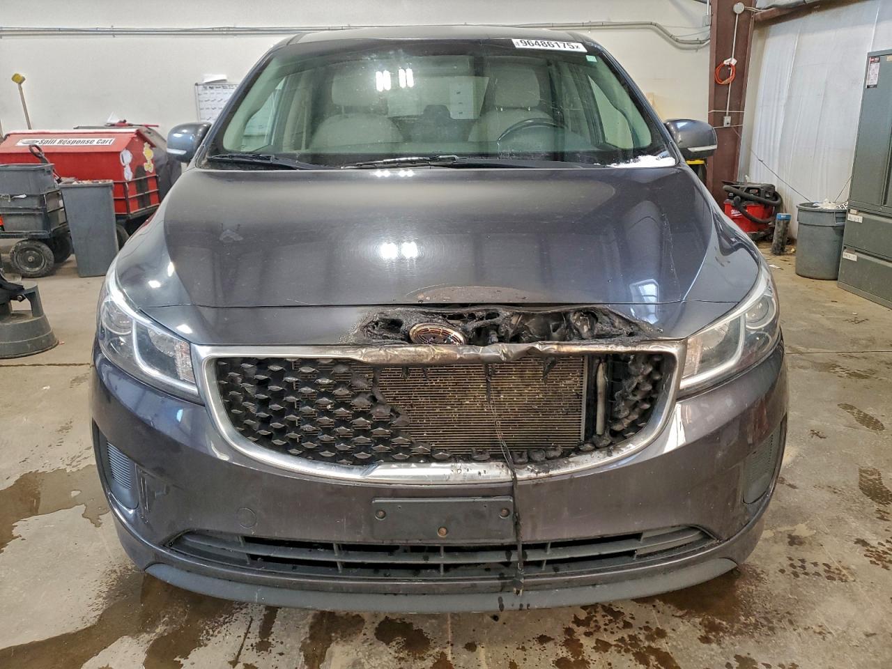 2017 KIA SEDONA LX photo 5